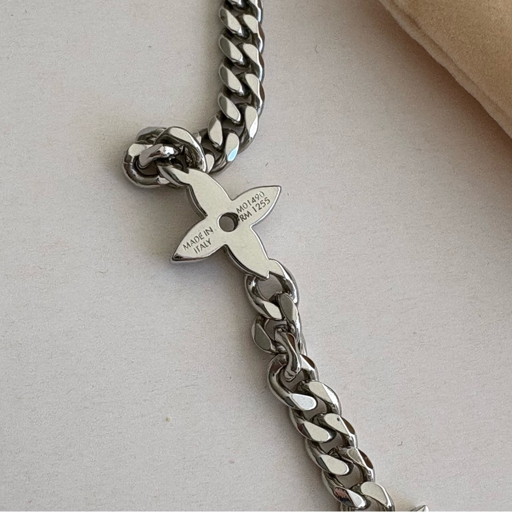 Louis Vuitton Monogram Row Chain Necklace - Picture 2 of 16